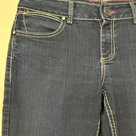 Wrangler western boot cut jeans dark wash EUC like new on trend - Picture 8 of 16